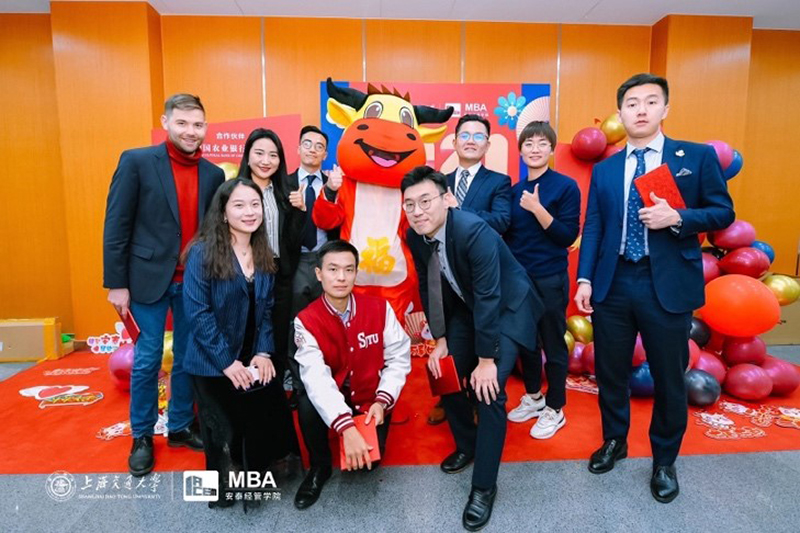 From “strangers” to family-Steven Yang, MBA Class of 2022