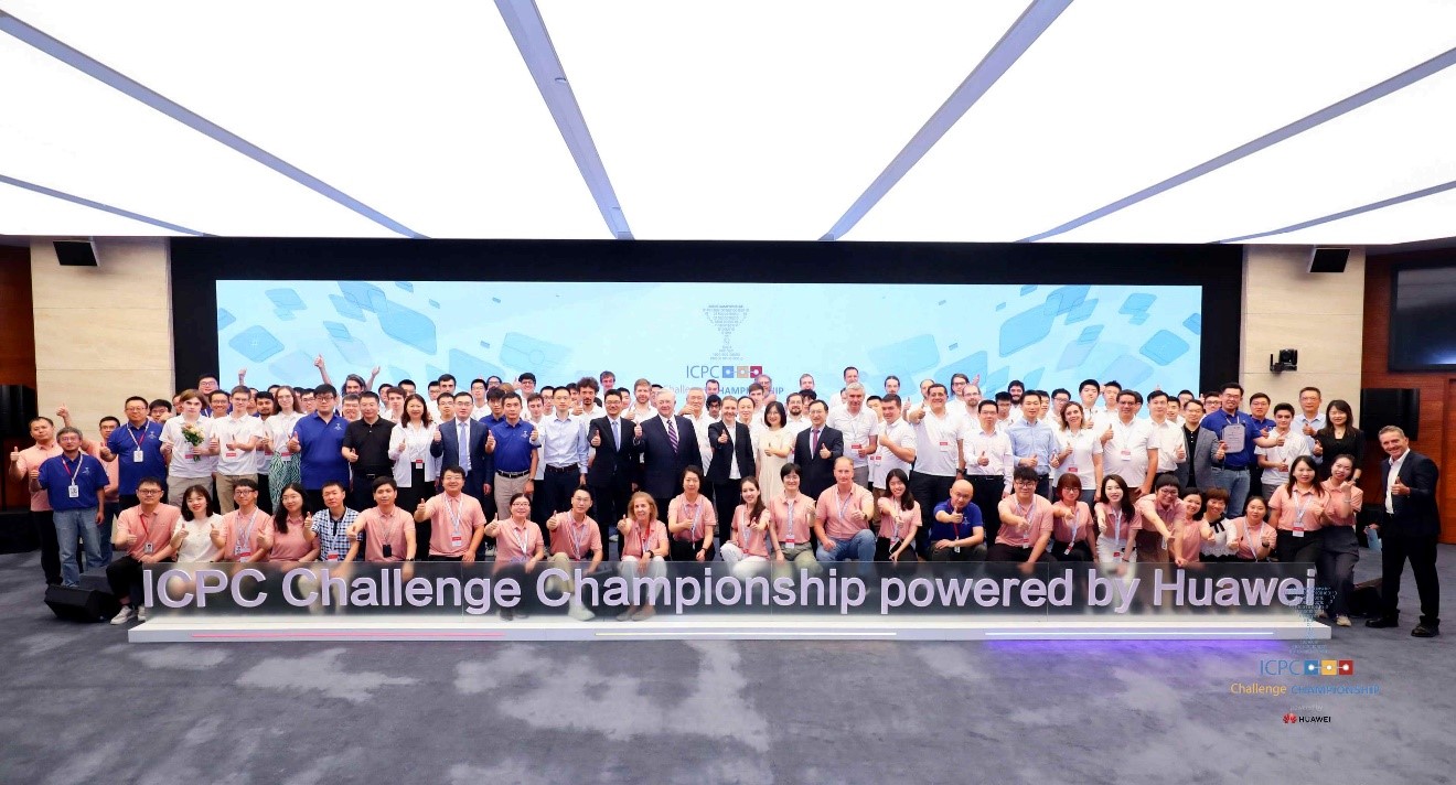 SJTU Students Engaged in ICPC Challenge Championship Powered by Huawei and Participated in Meetings with Mr. Ren Zhengfei
