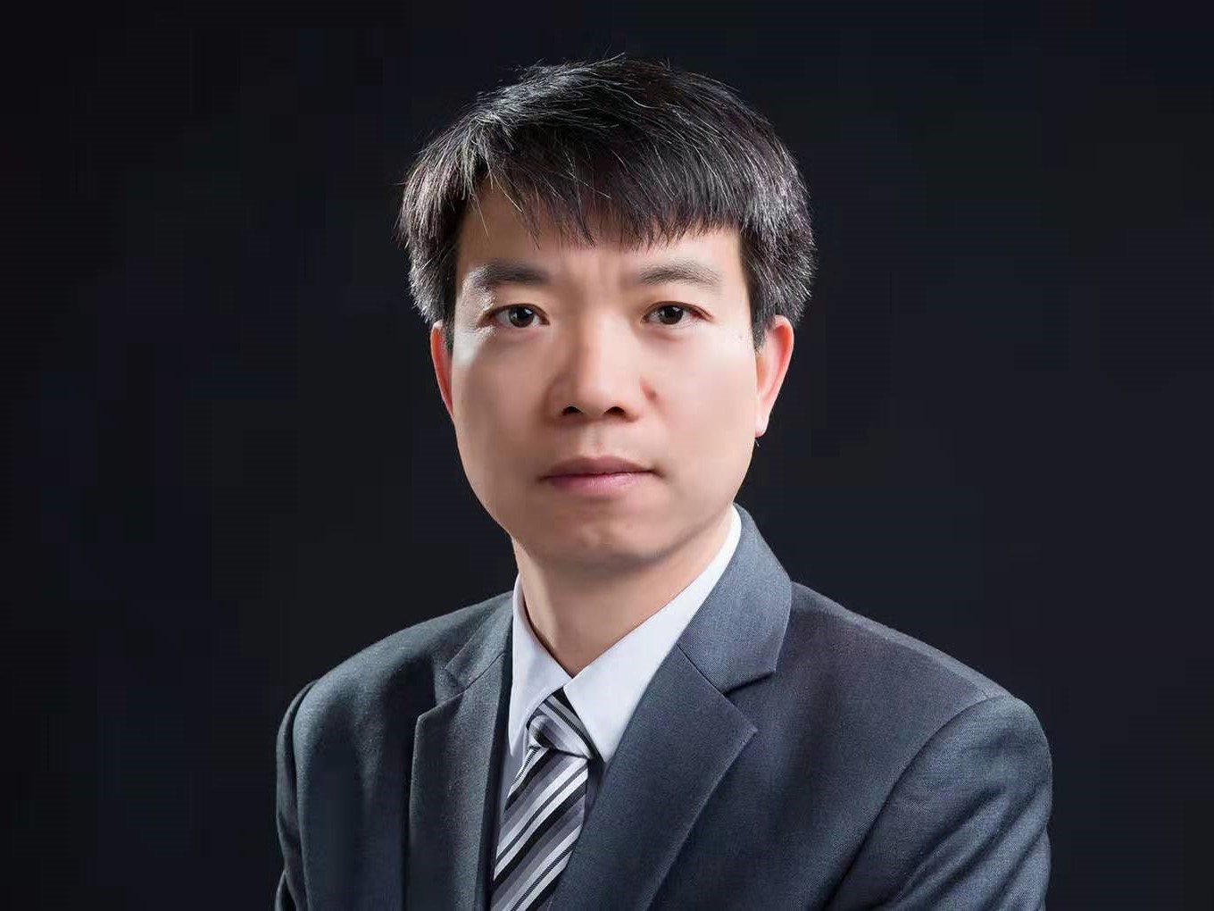 王国辉：用心“玮”护生命健康