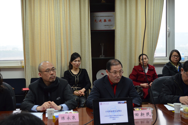 Deputy party secretary of ACEM Tian Xinmin is introducing “Sunshine Education Pearl Schoolarship”