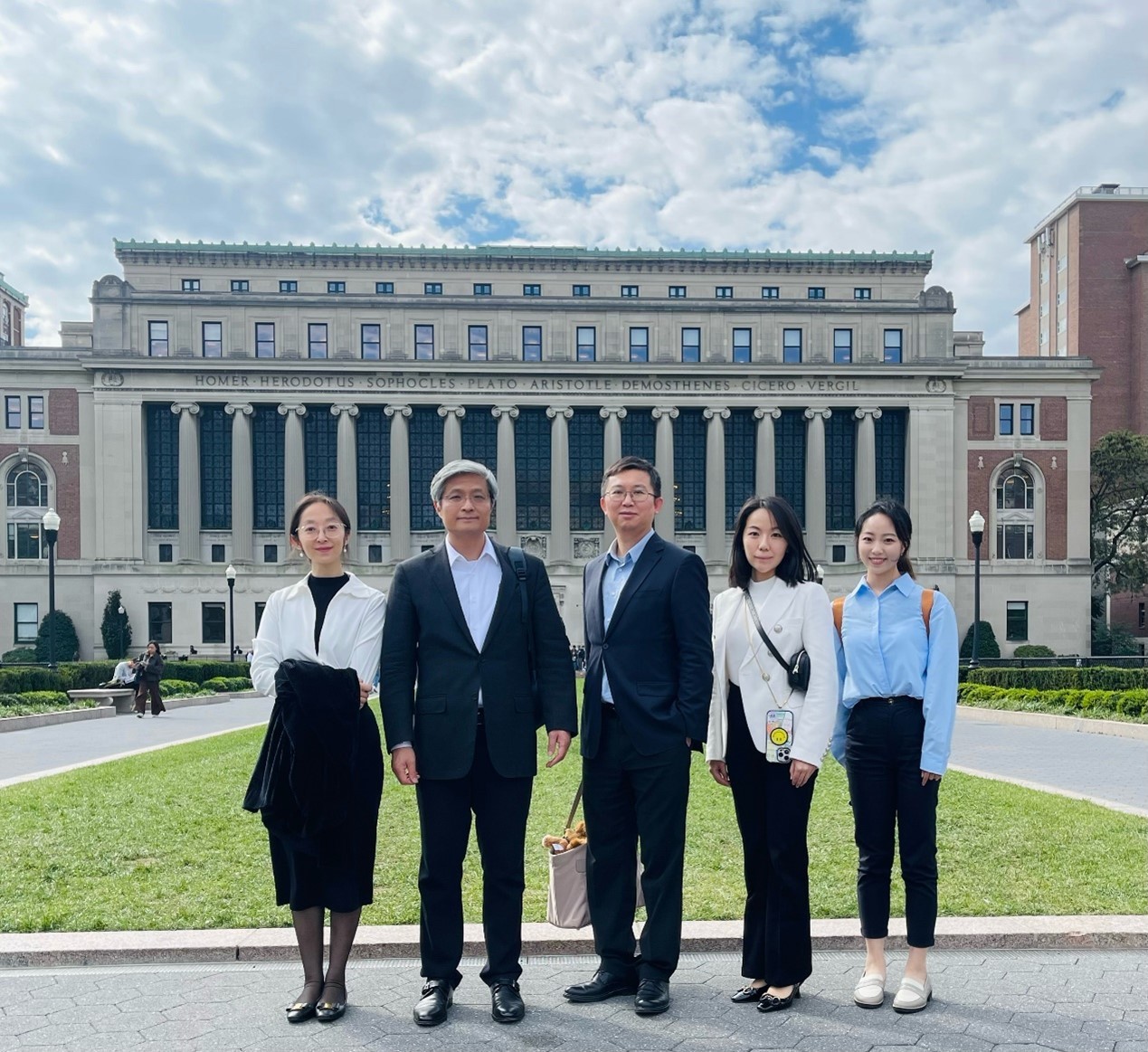 Antai College visits Columbia University.jpg